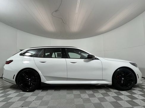 New 2026 BMW M5 Touring image 8