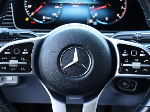 Used 2021 Mercedes-Benz GLE 350 4MATIC w/ AMG Line Exterior image 33