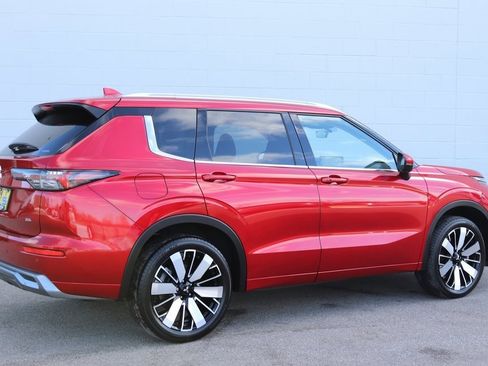 Used 2025 Mitsubishi Outlander SEL image 49