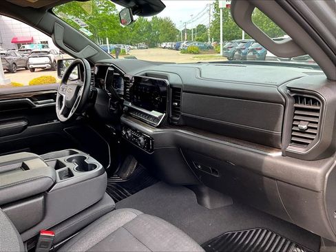 Used 2024 Chevrolet Silverado 1500 LT AWD/4WD image 14