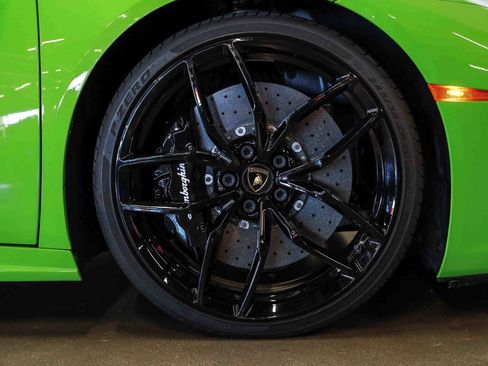 Used 2015 Lamborghini Huracan LP 610-4 AWD/4WD image 16