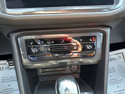 Certified 2022 Volkswagen Tiguan SEL R-Line image 61