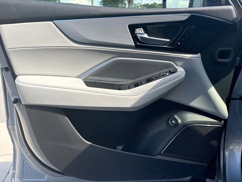 Certified 2025 Acura MDX FWD w/ Technology Package image 8