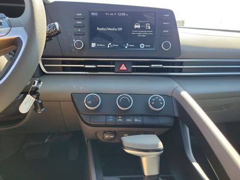 New 2026 Hyundai Elantra SE FWD image 13
