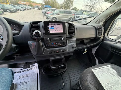 Used 2024 RAM ProMaster 2500 w/ Convenience Group image 16