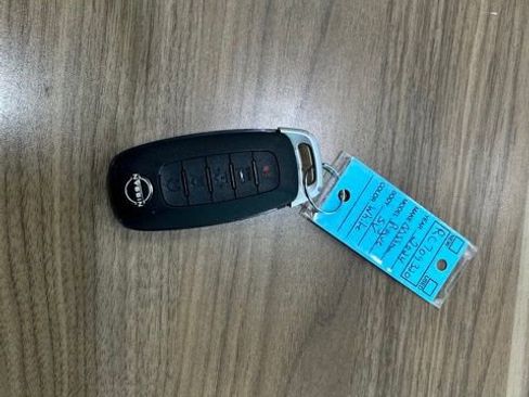 Used 2024 Nissan Rogue SV image 46