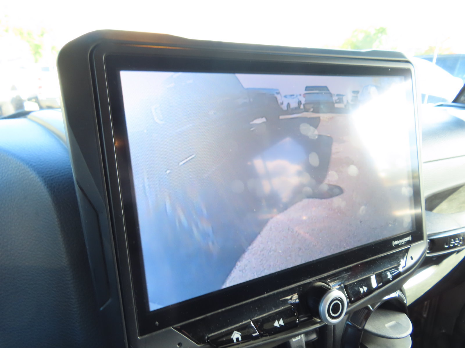 Used 2018 Jeep Wrangler Unlimited Rubicon AWD/4WD image 16