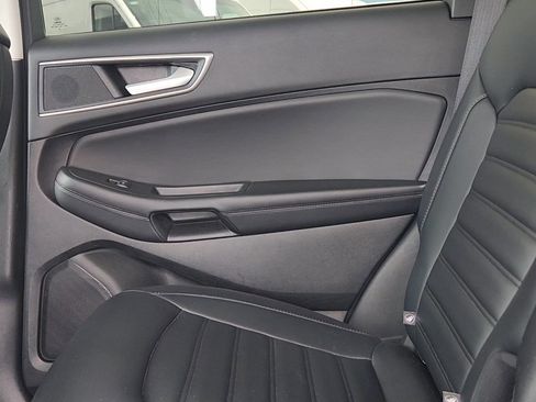 Certified 2024 Ford Edge SEL image 17