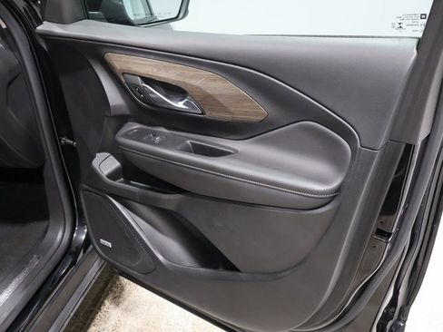Used 2022 GMC Terrain Denali w/ Black Diamond Edition image 24