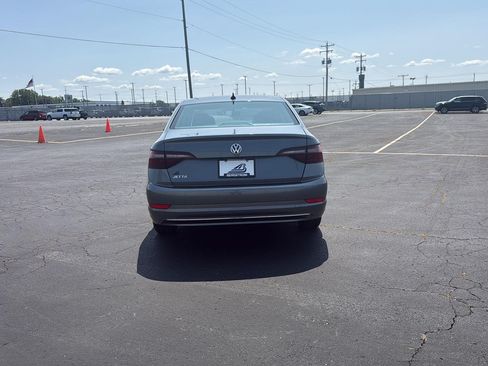 Used 2020 Volkswagen Jetta SE w/ SE Cold Weather Package FWD image 6