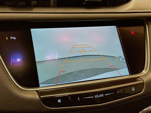 Used 2017 Cadillac XT5 Luxury w/ Driver Awareness Package image 23