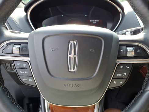 Certified 2019 Lincoln Nautilus Reserve AWD/4WD image 6