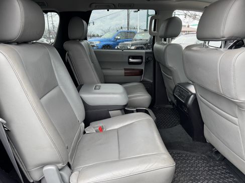 Used 2014 Toyota Sequoia Platinum image 12