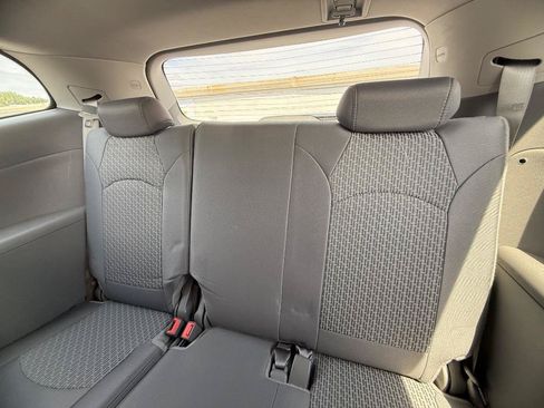 Used 2012 Chevrolet Traverse LT FWD image 11