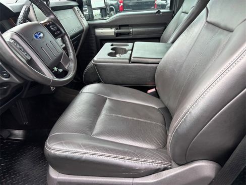 Used 2016 Ford F250 Lariat w/ Lariat Interior Package image 11