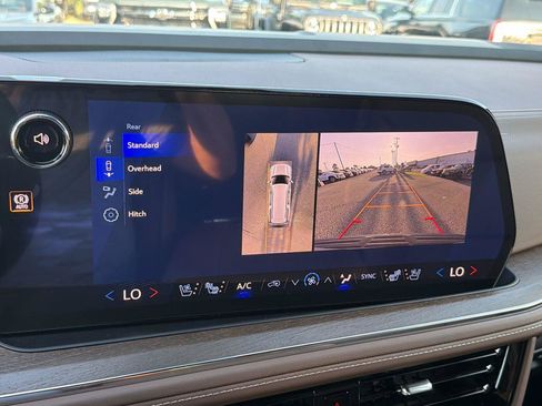 New 2026 Chevrolet Suburban High Country AWD/4WD image 28
