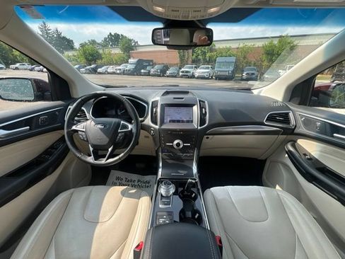Used 2020 Ford Edge Titanium w/ Equipment Group 301A AWD/4WD image 18