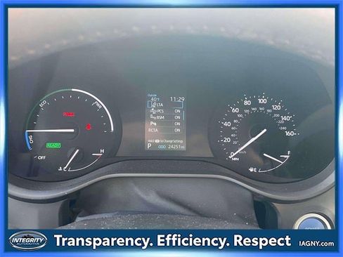 Used 2024 Toyota Sienna XLE image 28