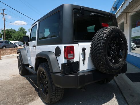 Used 2015 Jeep Wrangler Sport w/ Quick Order Package 24S AWD/4WD image 7