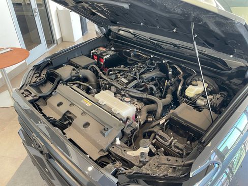 Certified 2025 Toyota Tacoma SR5 AWD/4WD image 22