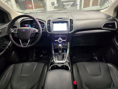 Used 2018 Ford Edge Titanium w/ Equipment Group 302A AWD/4WD image 35