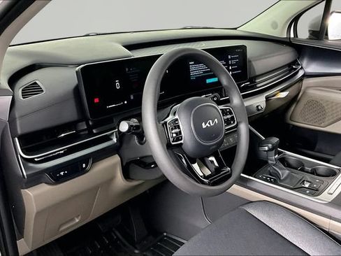 New 2026 Kia Carnival LX FWD image 8