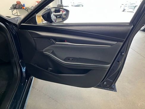 Used 2021 MAZDA MAZDA3 s FWD image 12