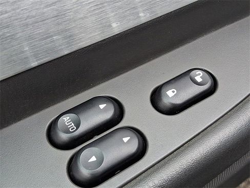 Used 2002 Ford Thunderbird image 13