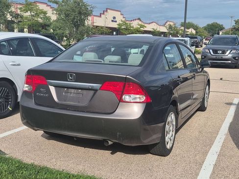 Used 2010 Honda Civic LX image 2