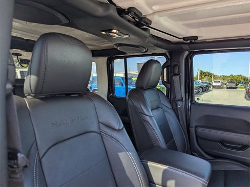 Used 2022 Jeep Wrangler Unlimited Sahara image 11