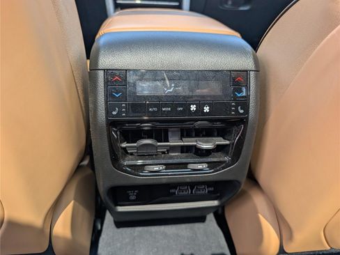 Used 2023 Jeep Grand Cherokee Summit w/ Adv Protech Group IV AWD/4WD image 19