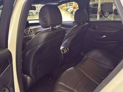 Used 2018 Mercedes-Benz GLC 300 4MATIC w/ Premium Package image 26