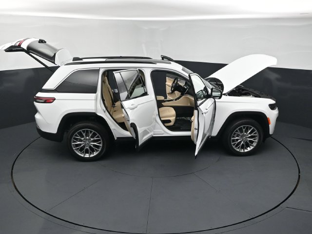 New 2027 Jeep Grand Cherokee Limited AWD/4WD image 26