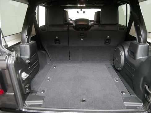 Used 2021 Jeep Wrangler Unlimited Sahara w/ Uconnect 4C Nav & Sound Group image 7