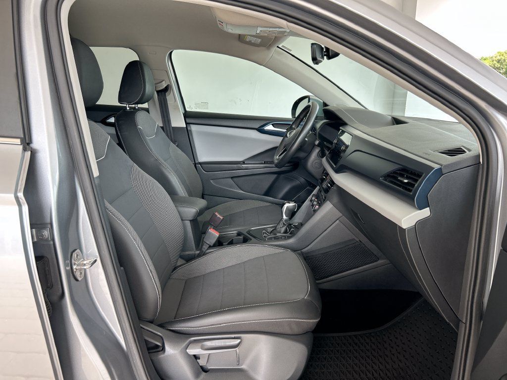 Certified 2023 Volkswagen Taos SE FWD image 29