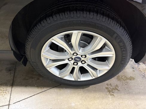 Used 2020 Ford Edge Titanium w/ Class II Trailer Tow Package image 26