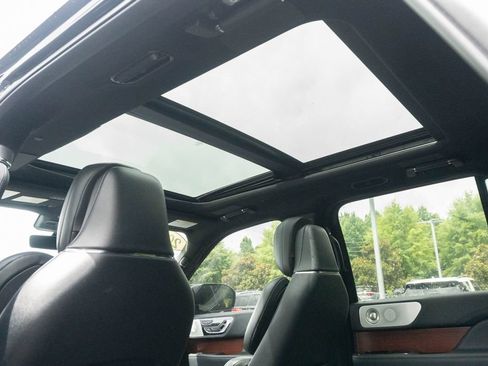 Used 2022 Lincoln Navigator L Reserve RWD image 28