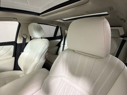 Used 2022 Lexus LS 500 w/ Luxury Package image 14