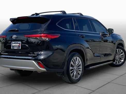 Used 2021 Toyota Highlander Platinum FWD image 13