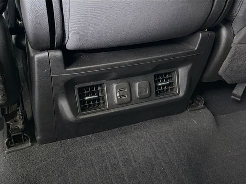 Used 2022 Chevrolet Silverado 1500 LT image 26