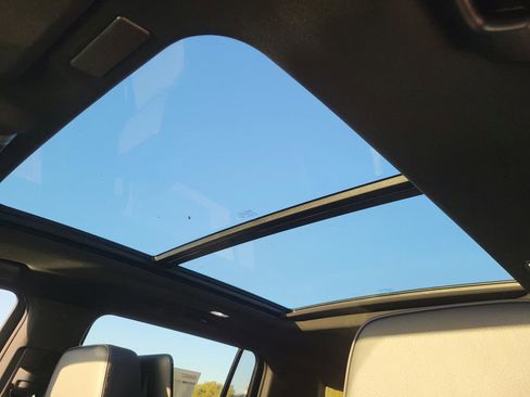 New 2026 GMC Yukon XL Denali w/ Denali Reserve Package image 10