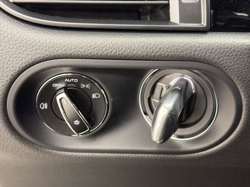 New 2026 Porsche Macan image 24