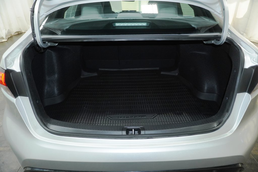 Used 2023 Toyota Corolla SE FWD image 5