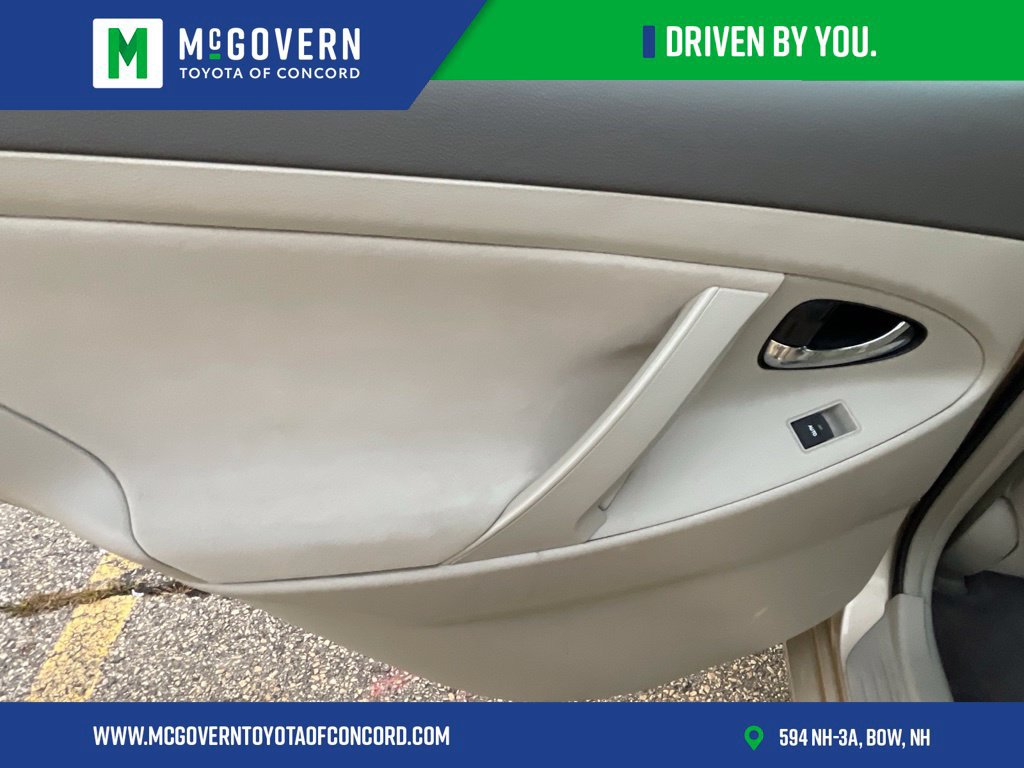 Used 2010 Toyota Camry LE FWD image 19