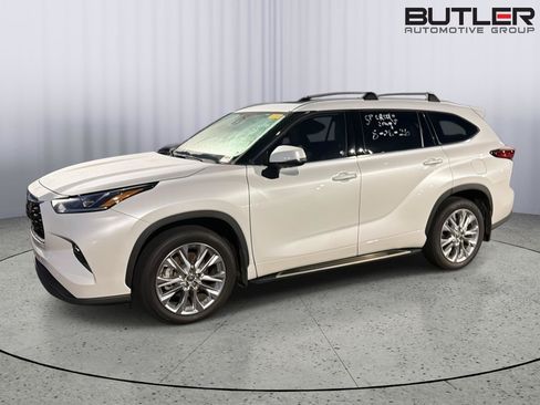 Used 2022 Toyota Highlander Limited AWD/4WD image 5