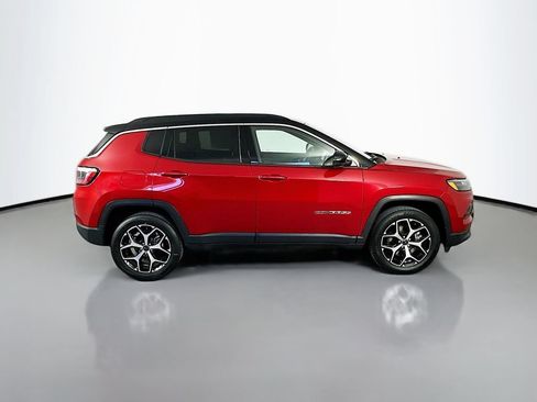 Used 2025 Jeep Compass Limited AWD/4WD image 8