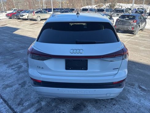Used 2022 Audi Q4 e-tron Premium Plus image 3