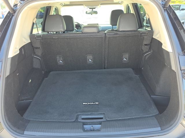 Used 2023 Nissan Rogue SV w/ SV Premium B Package FWD image 10
