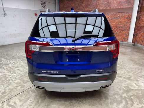 Used 2023 GMC Acadia SLE w/ Driver Convenience Package image 4