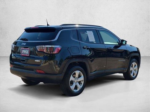 Used 2019 Jeep Compass Latitude w/ Cold Weather Group AWD/4WD image 5